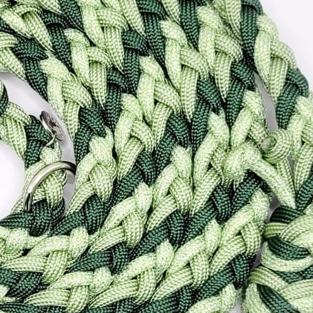 Handgemachte, geflochtene Hundeleine aus robustem Material – langlebig, stilvoll und ideal für Spaziergänge und Training. Made in Germany